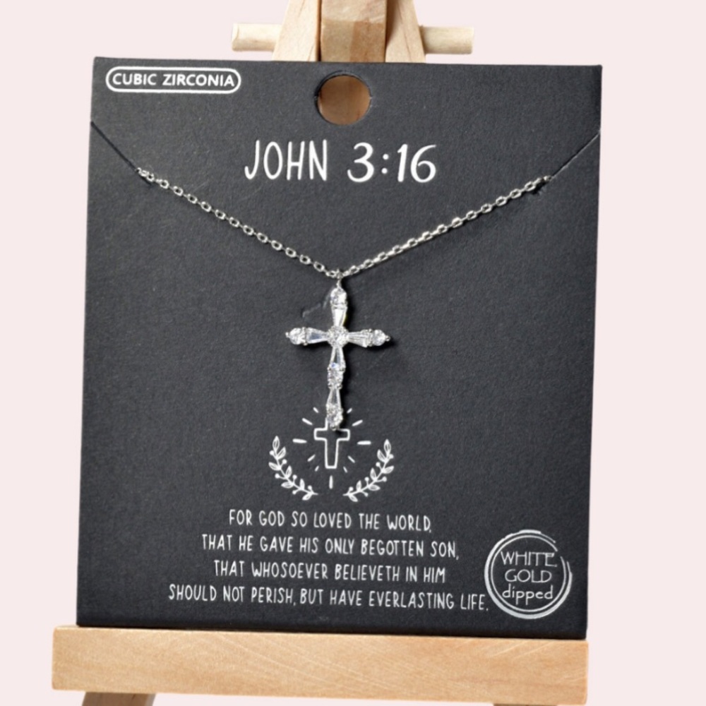 White/ dipped john3:16 cross zirconia necklace